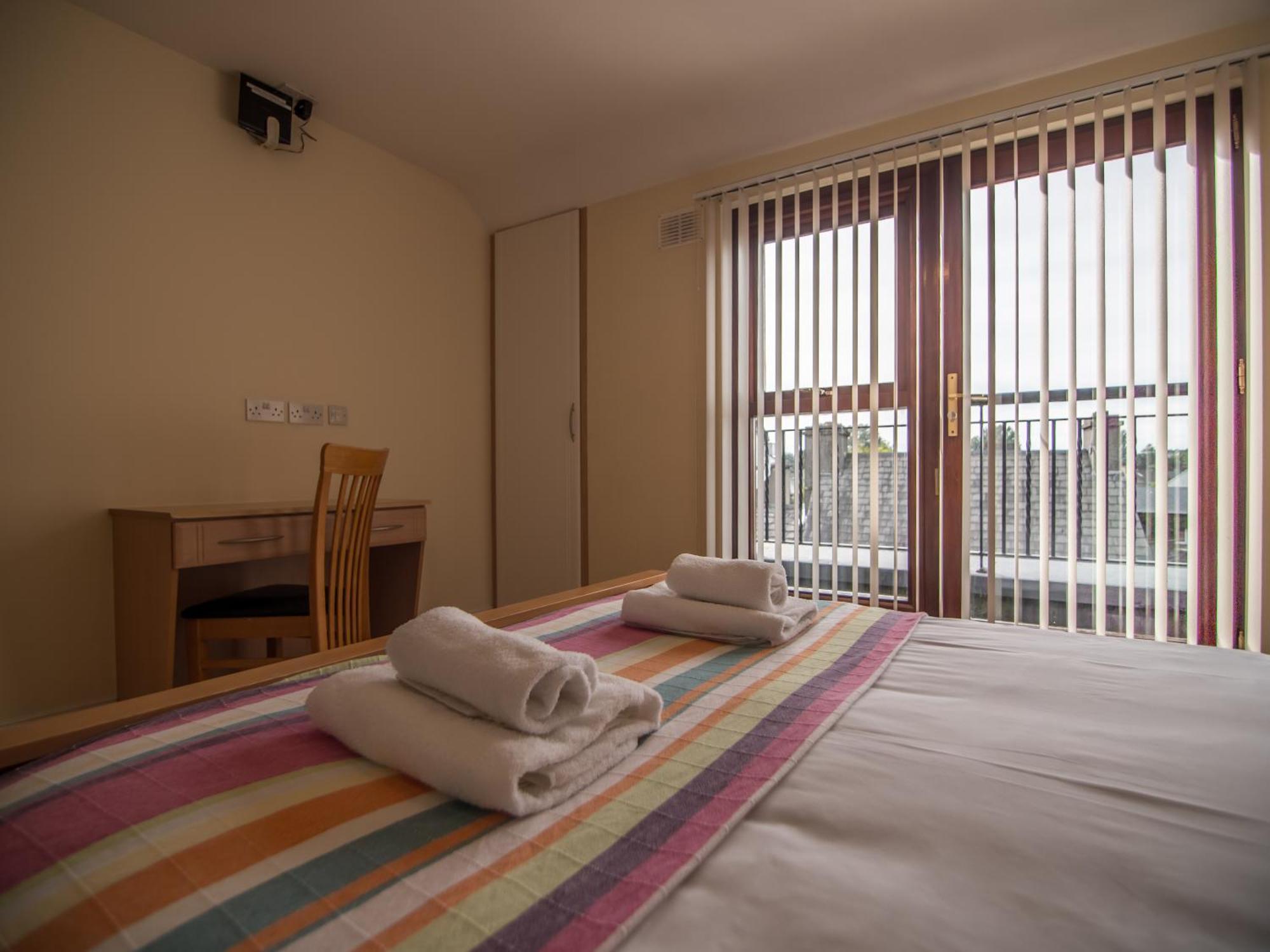 Donegan Court Aparthotel Galway Kültér fotó