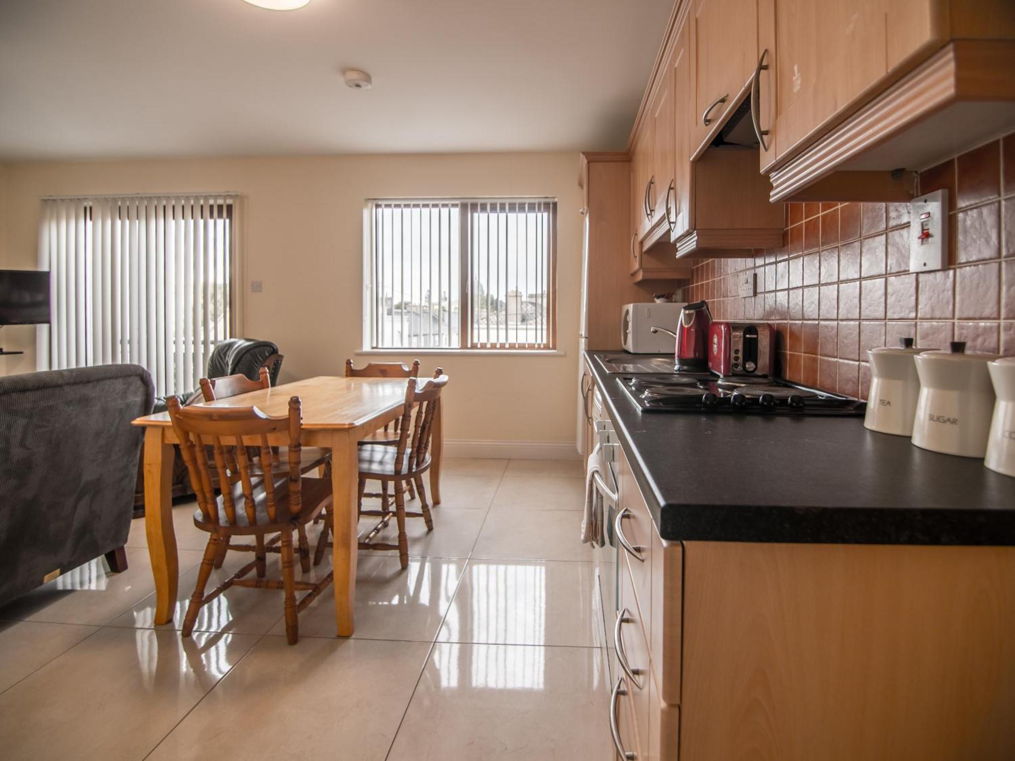 Donegan Court Aparthotel Galway Kültér fotó