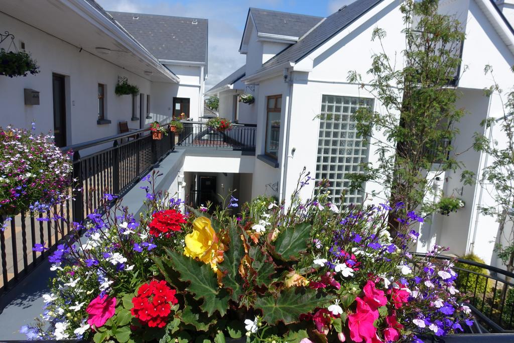 Donegan Court Aparthotel Galway Kültér fotó