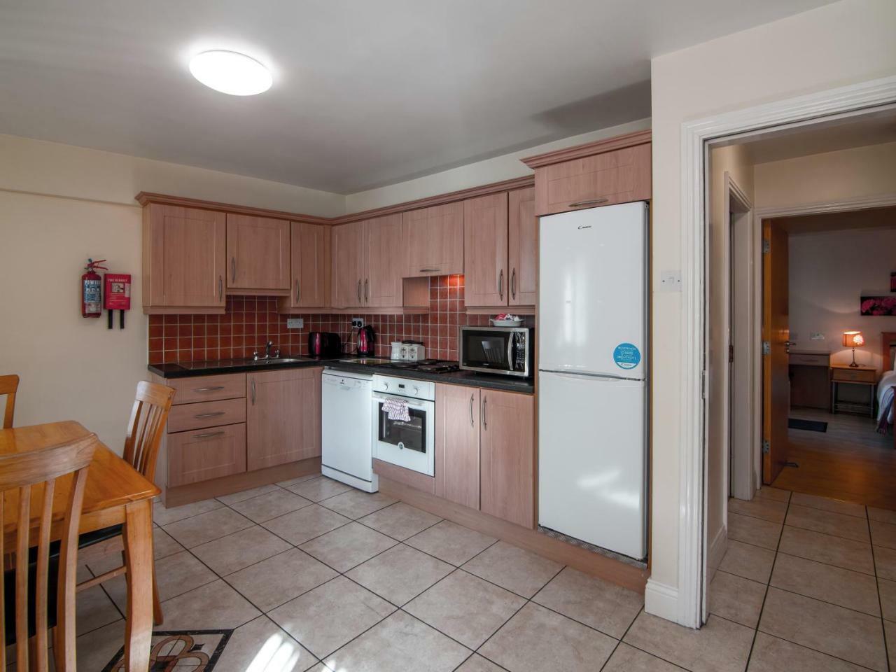 Donegan Court Aparthotel Galway Kültér fotó