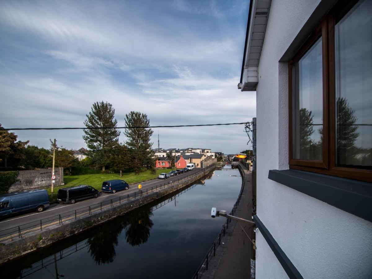 Donegan Court Aparthotel Galway Kültér fotó